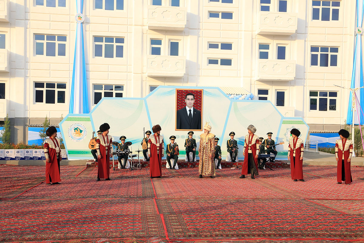 Täze jaýlaryň toý şatlygy